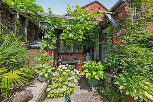 Chestnut Close